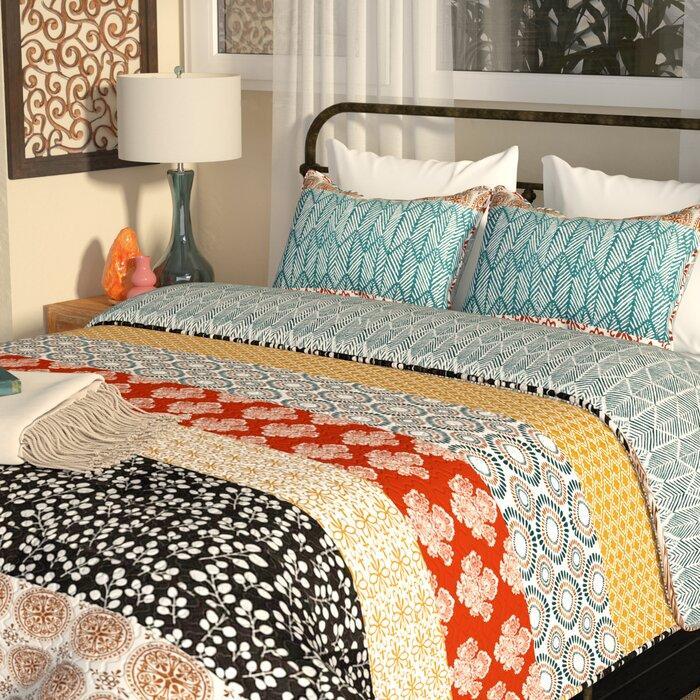 Tamela Reversible Quilt Set